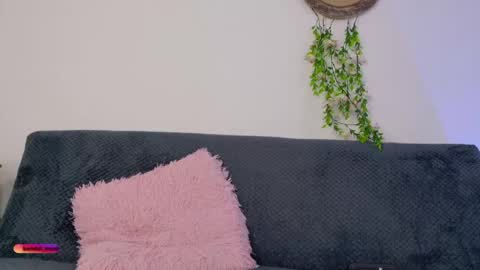 Snapshot of kendal_mosk chatting on 05-16-26, 07:45 Valery online show from 05-16-26, 07:45