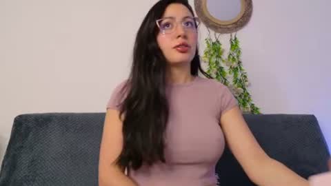 Snapshot of kendal_mosk chatting on 07-24-26, 08:40 Valery online show from 07-24-26, 08:40
