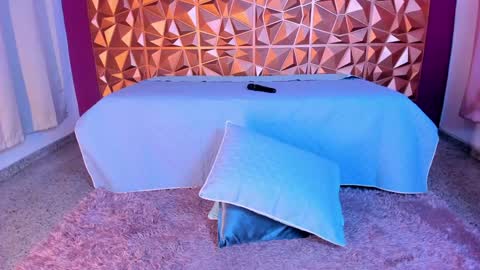 Snapshot of kendall23_ chatting on 12-31-24, 05:11 Kendall online show from 12-31-24, 05:11