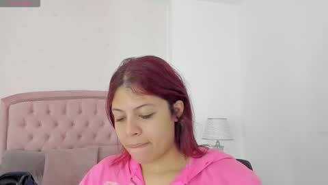 Snapshot of kendall__fox chatting on 09-20-25, 04:24 Kendall online show from 09-20-25, 04:24