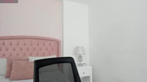 Snapshot of kendall__fox chatting on 11-03-25, 07:09 Kendall online show from 11-03-25, 07:09