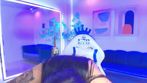 Kendall  online show from 01-15-26, 04:06