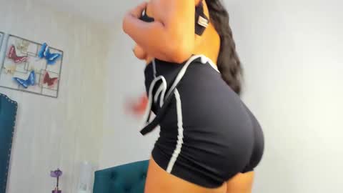 Snapshot of kendall_queen__ chatting on 02-21-26, 07:48 kendall queen online show from 02-21-26, 07:48