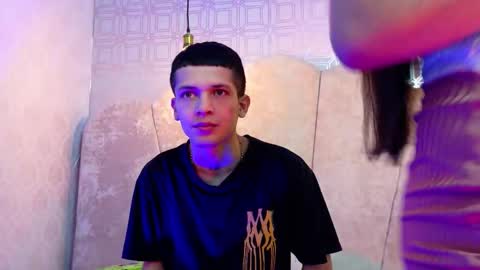 Snapshot of kendalltaylorr chatting on 12-03-25, 12:36 Kendall and Taylor online show from 12-03-25, 12:36