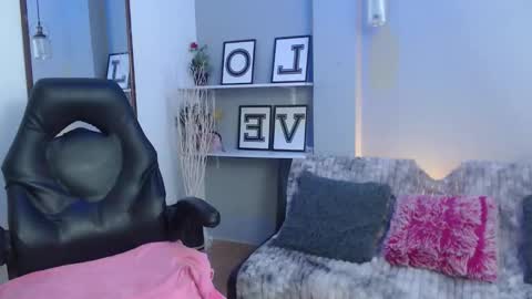 Kendall  online show from 03-09-26, 08:35