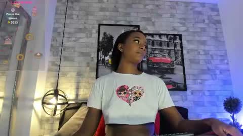 Snapshot of kendalross28 chatting on 06-25-26, 02:44 Kendall online show from 06-25-26, 02:44