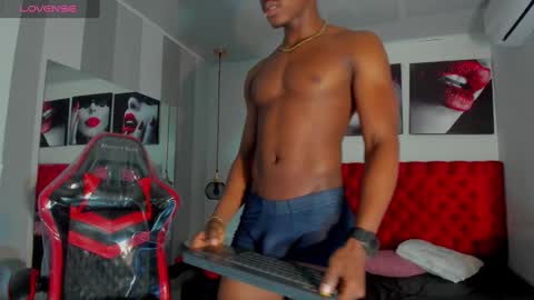 Snapshot of kender21_ chatting on 02-23-25, 12:48 Kender online show from 02-23-25, 12:48