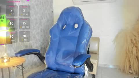 Snapshot of kender21_ chatting on 12-17-25, 09:10 Kender online show from 12-17-25, 09:10