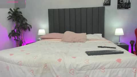 Kendra London online show from 03-25-26, 11:27