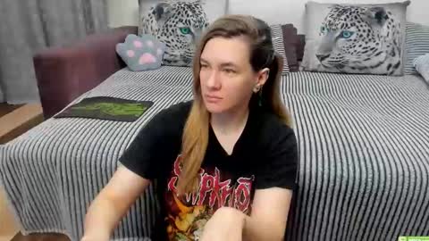 Kendra online show from 04-12-26, 10:48