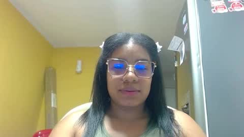 Snapshot of kendrabigass chatting on 10-04-25, 12:41 Mamasita online show from 10-04-25, 12:41