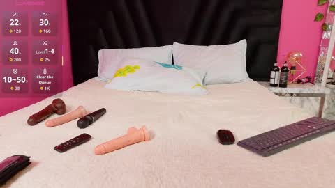 Snapshot of kendrafoster1 chatting on 11-18-25, 02:28 Kendra Foster online show from 11-18-25, 02:28