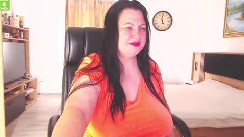Snapshot of kendrasecrets chatting on 09-17-25, 01:57 Kendra online show from 09-17-25, 01:57