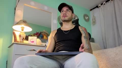 Chriss Morales online show from 01-09-26, 02:03