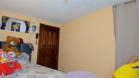 Snapshot of keniia_riizz chatting on 06-27-26, 06:57 Kenia online show from 06-27-26, 06:57