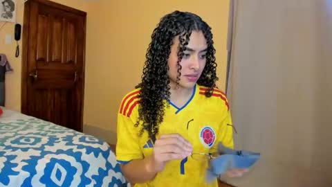 Snapshot of keniia_riizz chatting on 07-07-26, 08:35 Kenia online show from 07-07-26, 08:35
