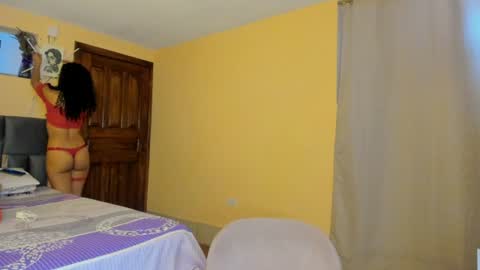 Snapshot of keniia_riizz chatting on 07-17-26, 06:13 Kenia online show from 07-17-26, 06:13