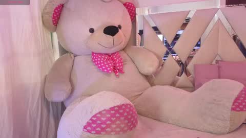 Snapshot of kenndal_tay chatting on 05-16-26, 07:45 kenndal_tay online show from 05-16-26, 07:45