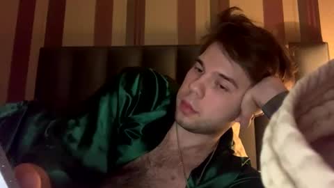 Snapshot of kennethwhale chatting on 02-01-25, 07:02 Bennet Shark online show from 02-01-25, 07:02