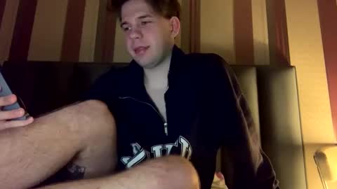 Snapshot of kennethwhale chatting on 02-03-25, 07:42 Bennet Shark online show from 02-03-25, 07:42