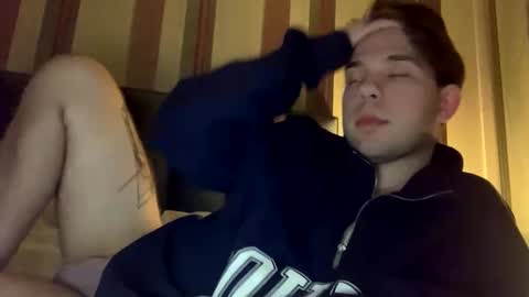 Snapshot of kennethwhale chatting on 02-07-25, 06:34 Bennet Shark online show from 02-07-25, 06:34