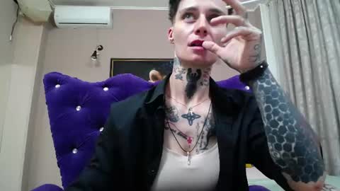 Snapshot of kennyvibe chatting on 06-26-26, 02:32 kennyvibe online show from 06-26-26, 02:32