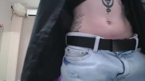 Snapshot of kennyvibe chatting on 07-16-26, 02:23 kennyvibe online show from 07-16-26, 02:23
