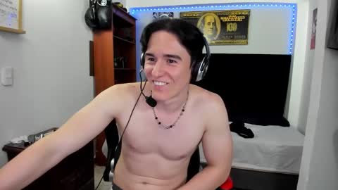 Santiago online show from 01-21-25, 05:16