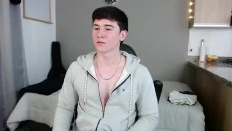 Santiago online show from 10-15-25, 04:23