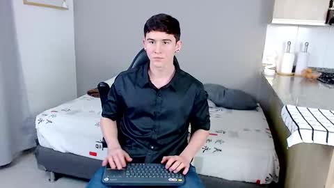 Santiago online show from 02-13-26, 03:46