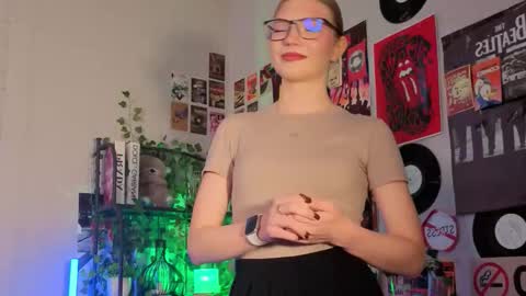 Lisa online show from 12-22-25, 09:06