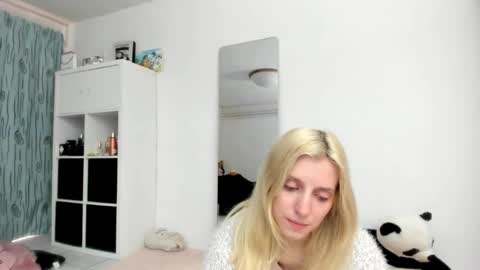 Kenzie online show from 04-05-26, 01:41