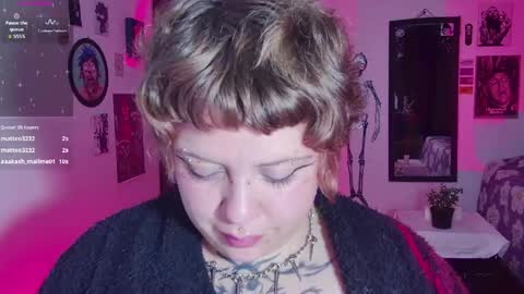 Snapshot of kenziesharik chatting on 05-18-26, 04:07 Kenzie online show from 05-18-26, 04:07