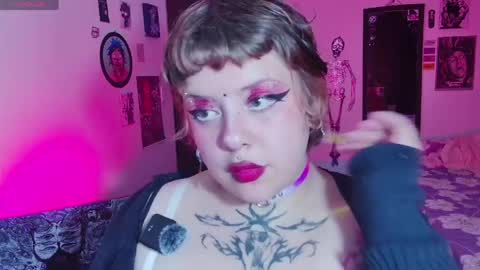 Snapshot of kenziesharik chatting on 05-30-26, 05:48 Kenzie online show from 05-30-26, 05:48