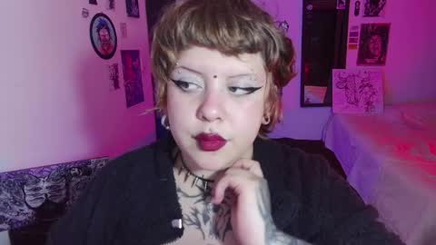Snapshot of kenziesharik chatting on 06-07-26, 09:13 Kenzie online show from 06-07-26, 09:13