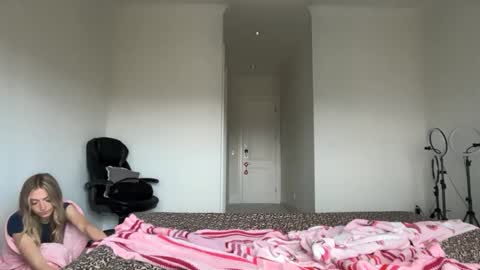 Snapshot of kenziesmithh chatting on 09-09-25, 03:11 kenziesmithh online show from 09-09-25, 03:11