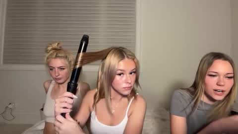 Snapshot of kenziesmithh chatting on 11-26-25, 04:24 kenziesmithh online show from 11-26-25, 04:24