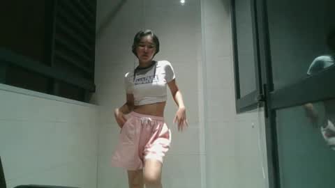 Snapshot of kerstinscotto chatting on 10-14-25, 12:50 Jenny online show from 10-14-25, 12:50