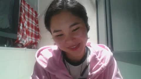 Snapshot of kerstinscotto chatting on 11-16-25, 10:32 Jenny online show from 11-16-25, 10:32