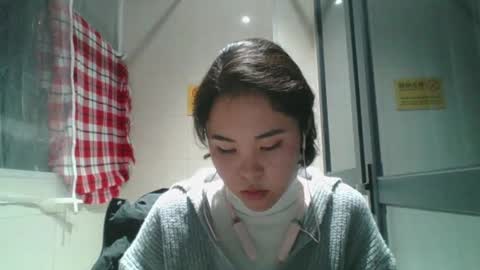 Snapshot of kerstinscotto chatting on 12-19-25, 11:39 Jenny online show from 12-19-25, 11:39