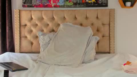 Snapshot of keryhillson chatting on 01-12-25, 05:01 Kery Hillson online show from 01-12-25, 05:01