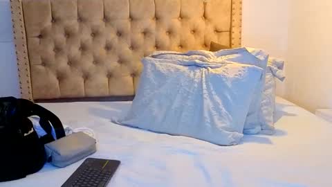 Kery Hillson online show from 12-22-25, 12:13