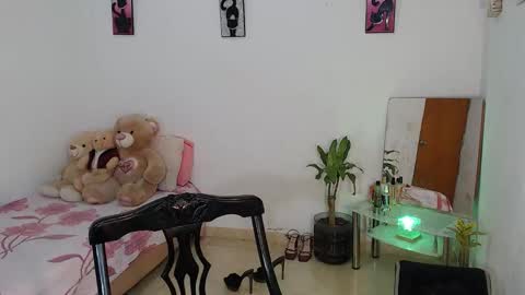 Mia  online show from 03-07-26, 05:43