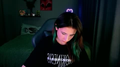 Snapshot of keti_moon chatting on 11-16-25, 05:07 Keti 3 online show from 11-16-25, 05:07