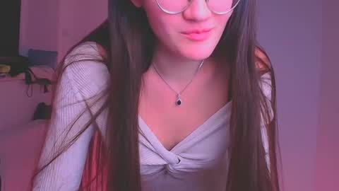 Snapshot of ketrin_pirsss chatting on 12-19-24, 04:34 Ketrin online show from 12-19-24, 04:34