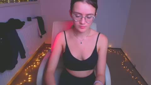 Snapshot of ketrin_pirsss chatting on 12-28-24, 11:26 Ketrin online show from 12-28-24, 11:26