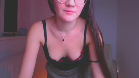 Snapshot of ketrin_pirsss chatting on 01-10-25, 03:29 Ketrin online show from 01-10-25, 03:29