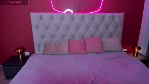 Snapshot of ketrinwhite chatting on 09-19-25, 01:29 KatrinaKetrin online show from 09-19-25, 01:29