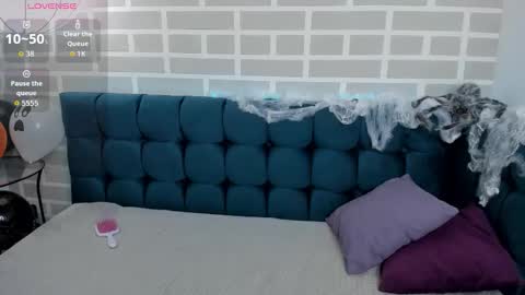 Snapshot of ketrinwhite chatting on 10-23-25, 02:00 KatrinaKetrin online show from 10-23-25, 02:00