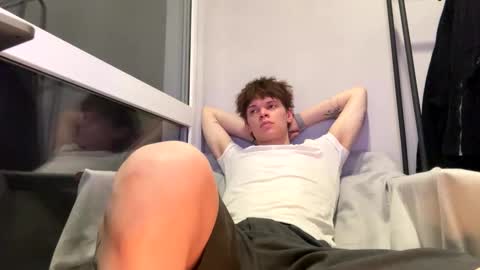 Snapshot of kevin_bucks chatting on 02-06-26, 01:36 Kevin online show from 02-06-26, 01:36